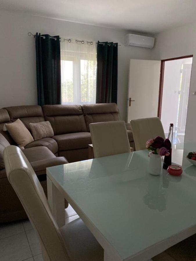 Apartment House Ana *