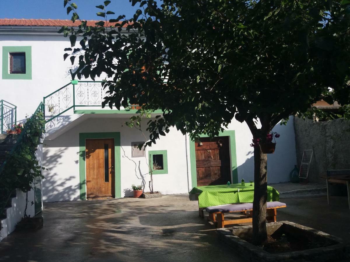 House Ana Apartment *