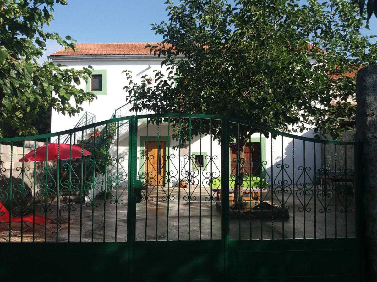 House Ana